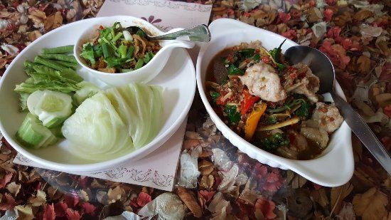 Baan Peeraka Garden Restuarant